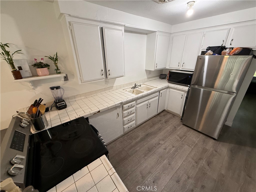 521 S Lyon 85 Property Photo 6