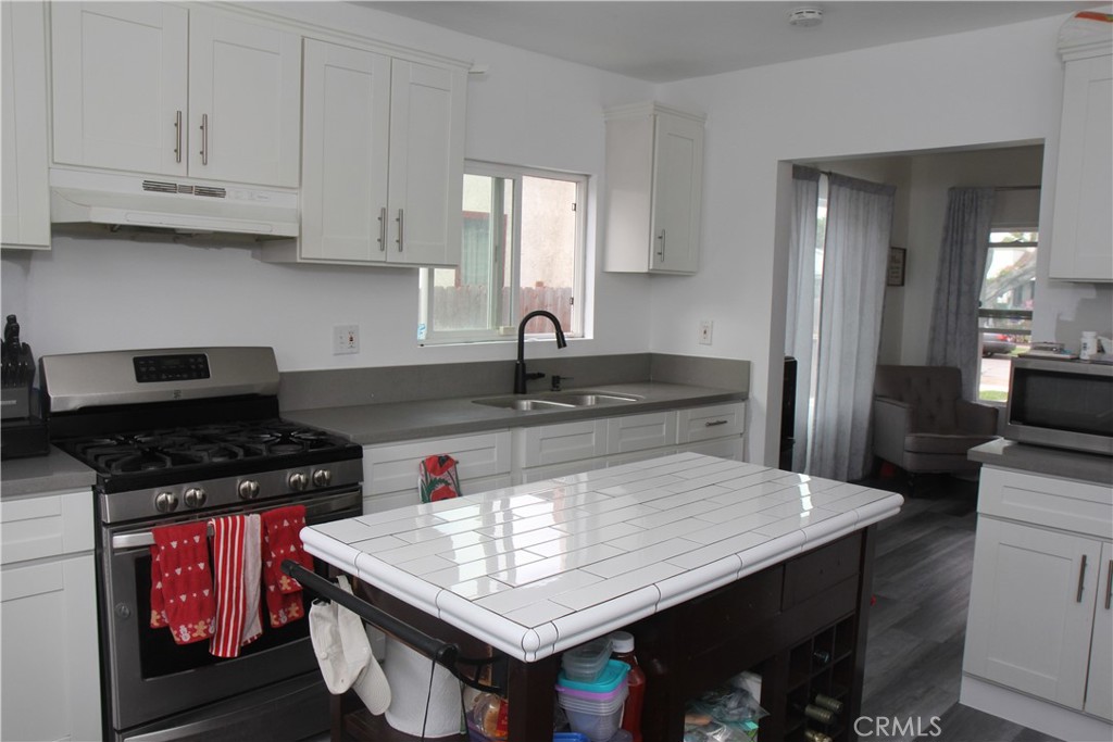 818 S Sloan Property Photo 3