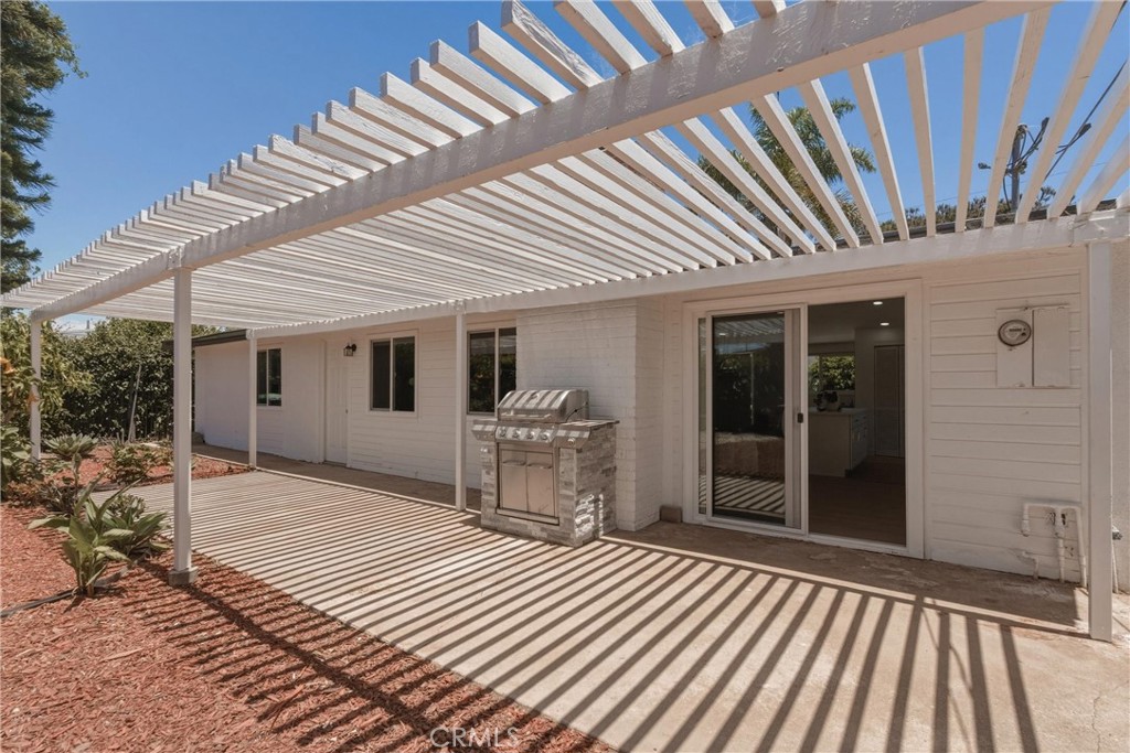 2107 Pomona Property Photo 22
