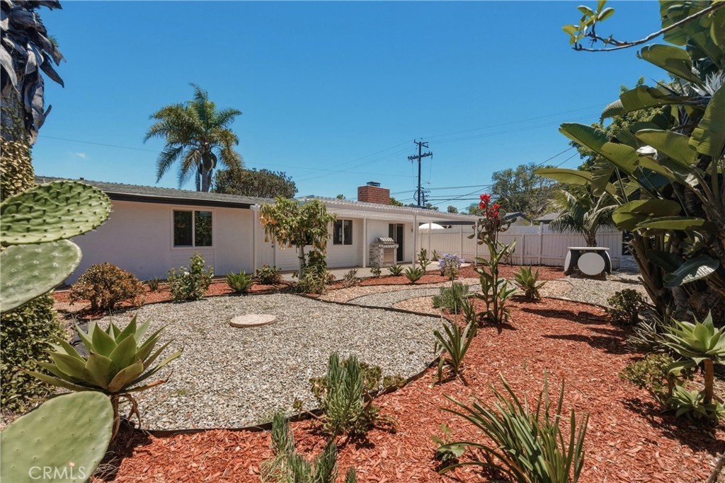 2107 Pomona Property Photo 26