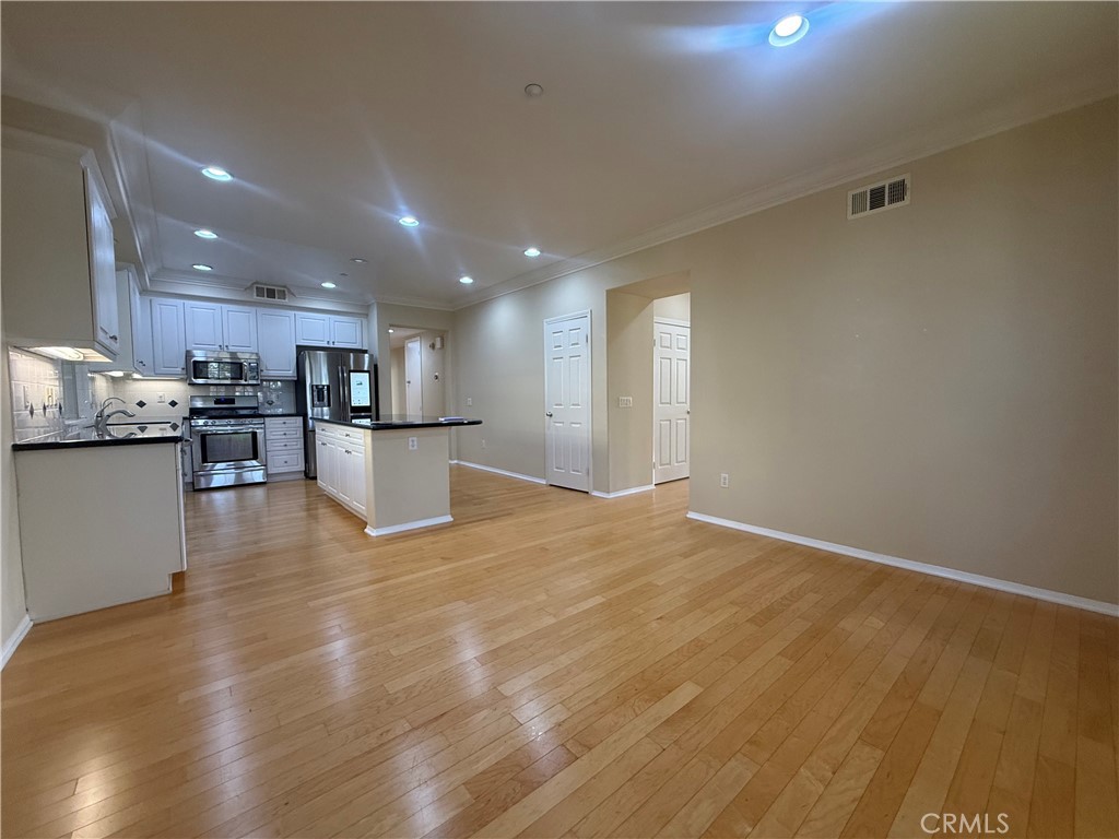 31 Regal Property Photo 9