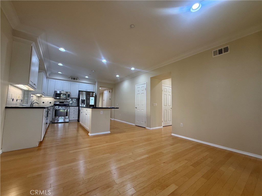 31 Regal Property Photo 12