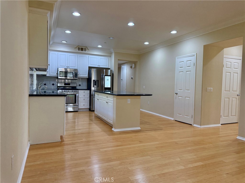 31 Regal Property Photo 15