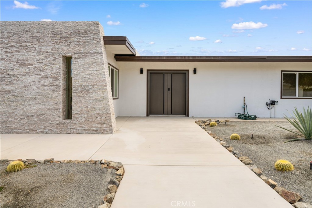 5191 E Lakeside Dr Property Photo 6