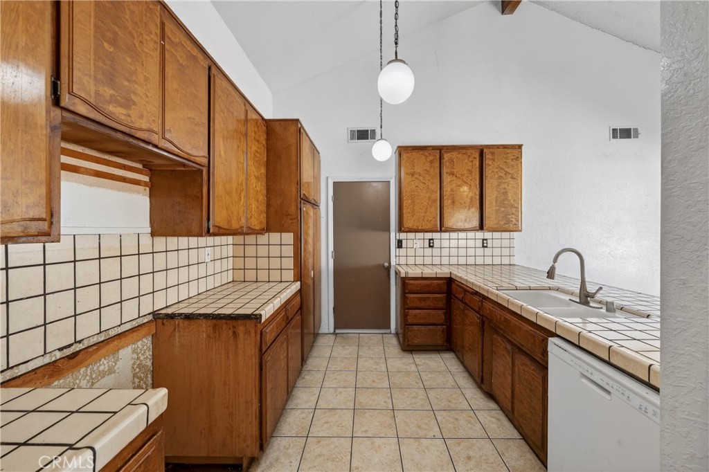 13010 Spring Valley Parkway Property Photo 14