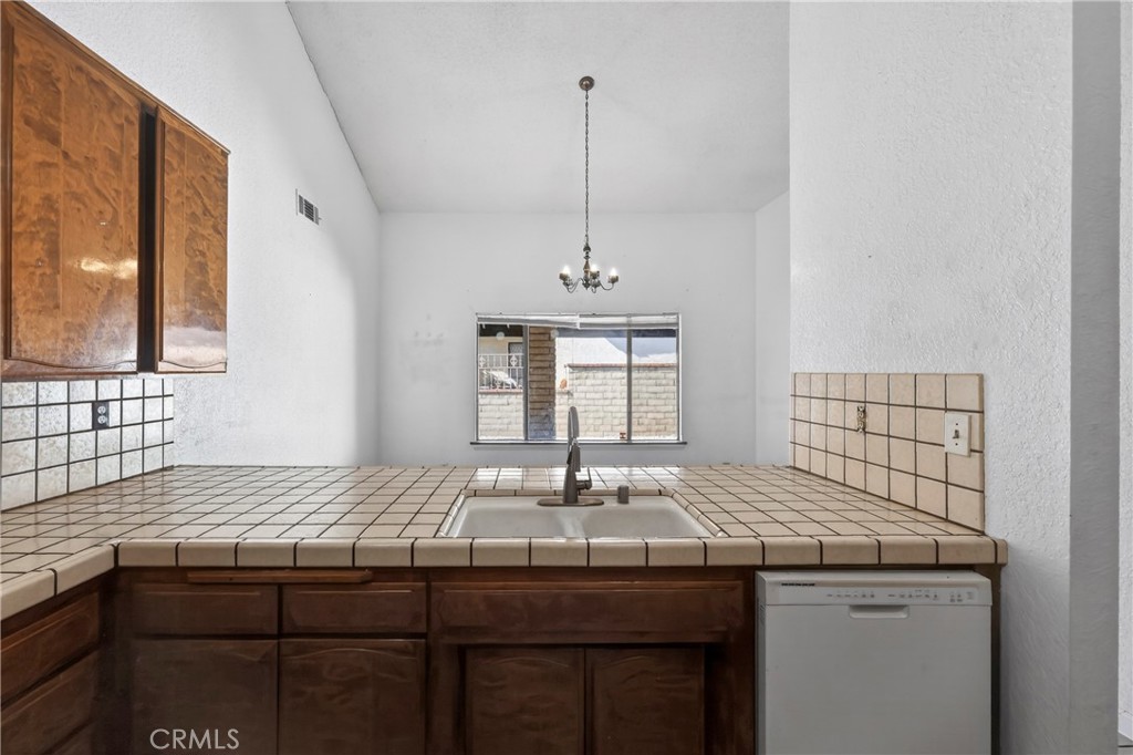 13010 Spring Valley Parkway Property Photo 15