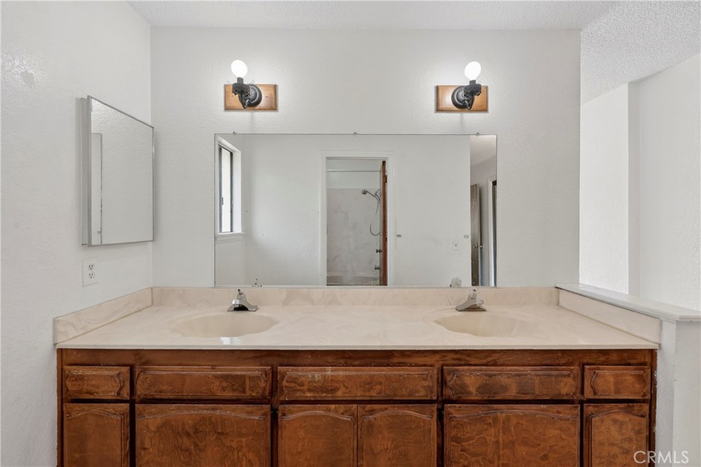 13010 Spring Valley Parkway Property Photo 26