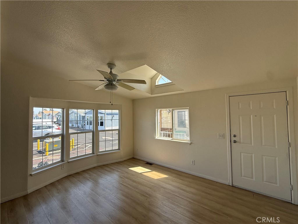 327 W Wilson Street 96 Property Photo 2