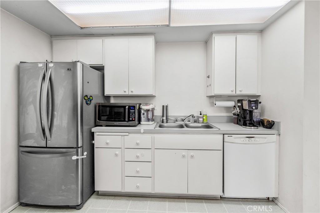 6600 Warner Ave 42 Property Photo 14