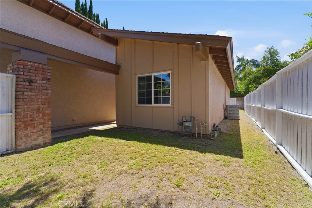 1806 Pepper Tree Court Property Photo 2
