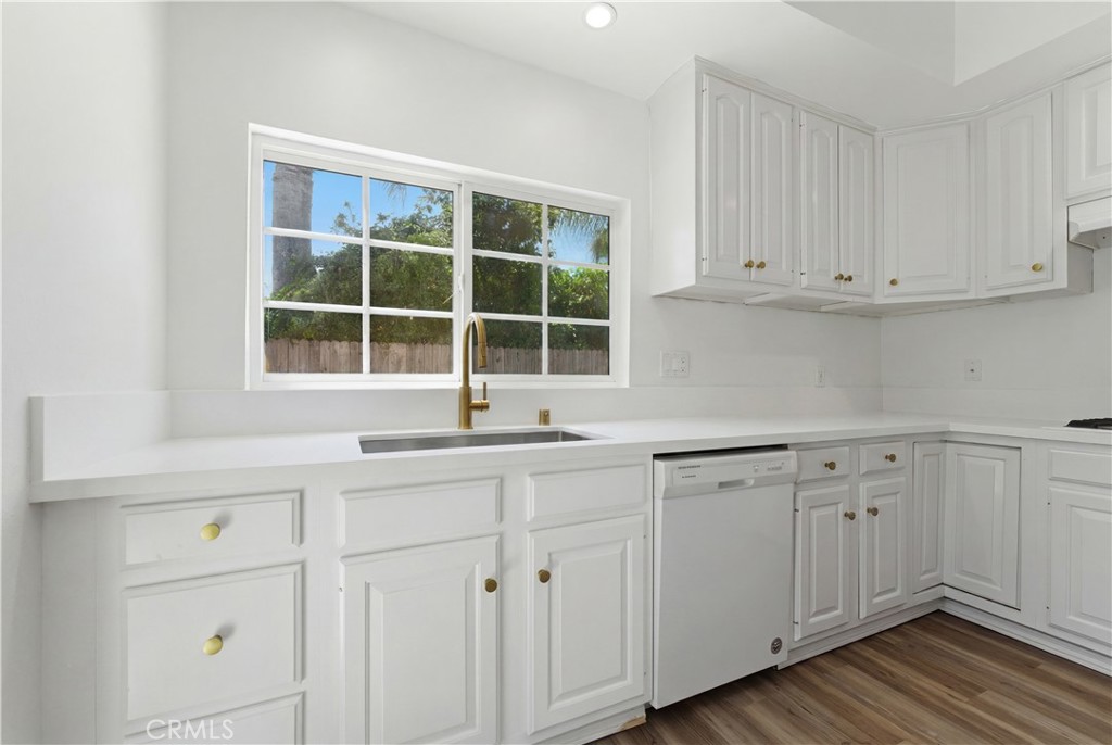 1806 Pepper Tree Court Property Photo 9