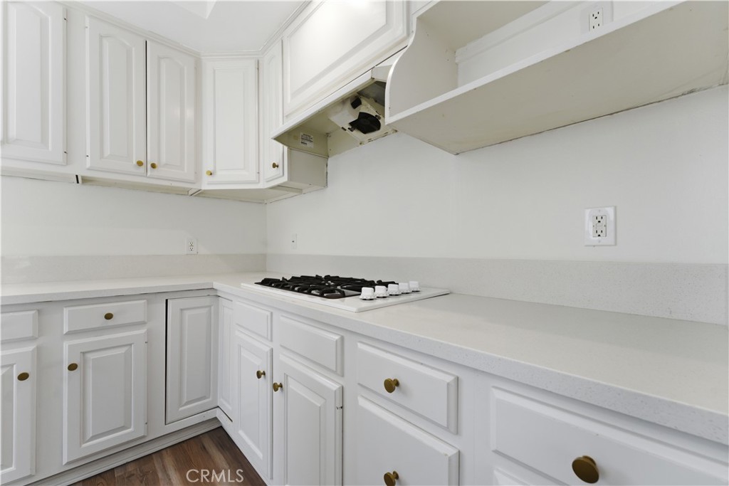 1806 Pepper Tree Court Property Photo 10