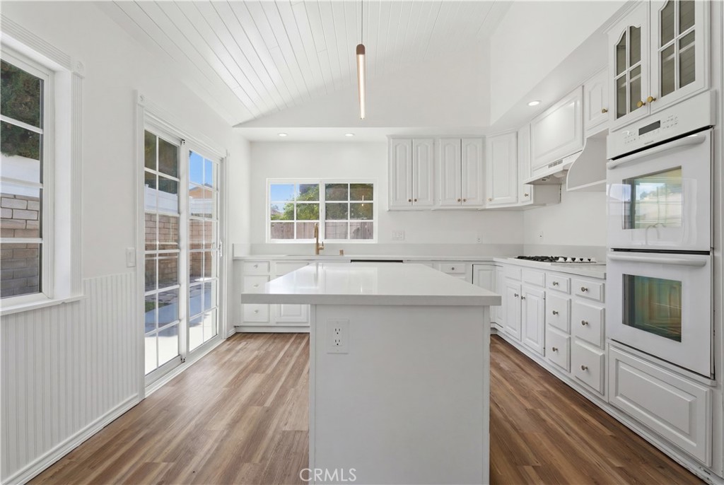 1806 Pepper Tree Court Property Photo 11