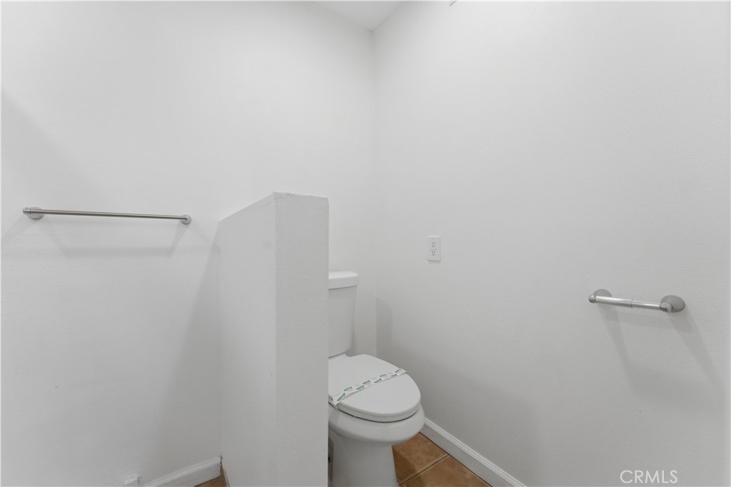 1806 Pepper Tree Court Property Photo 17