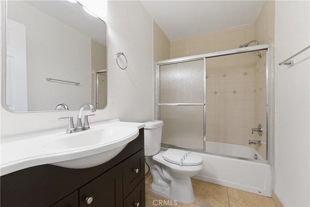 1806 Pepper Tree Court Property Photo 23