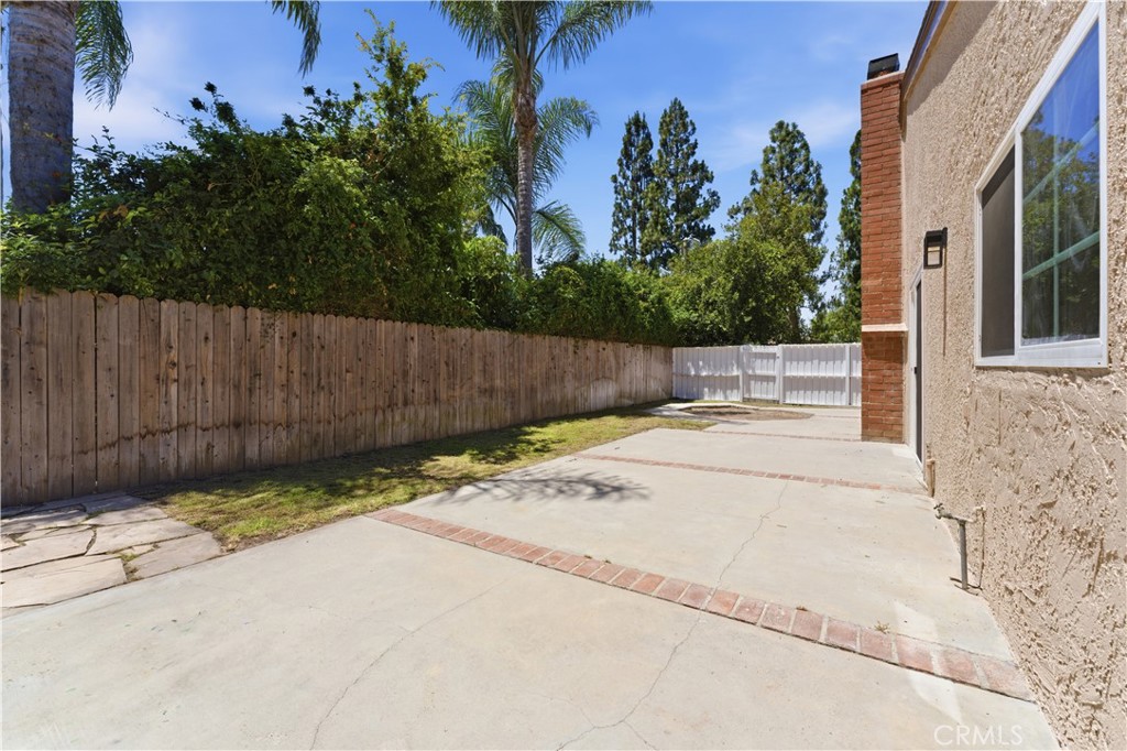 1806 Pepper Tree Court Property Photo 27