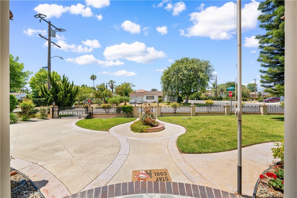 1104 E Camino Real Property Photo 25