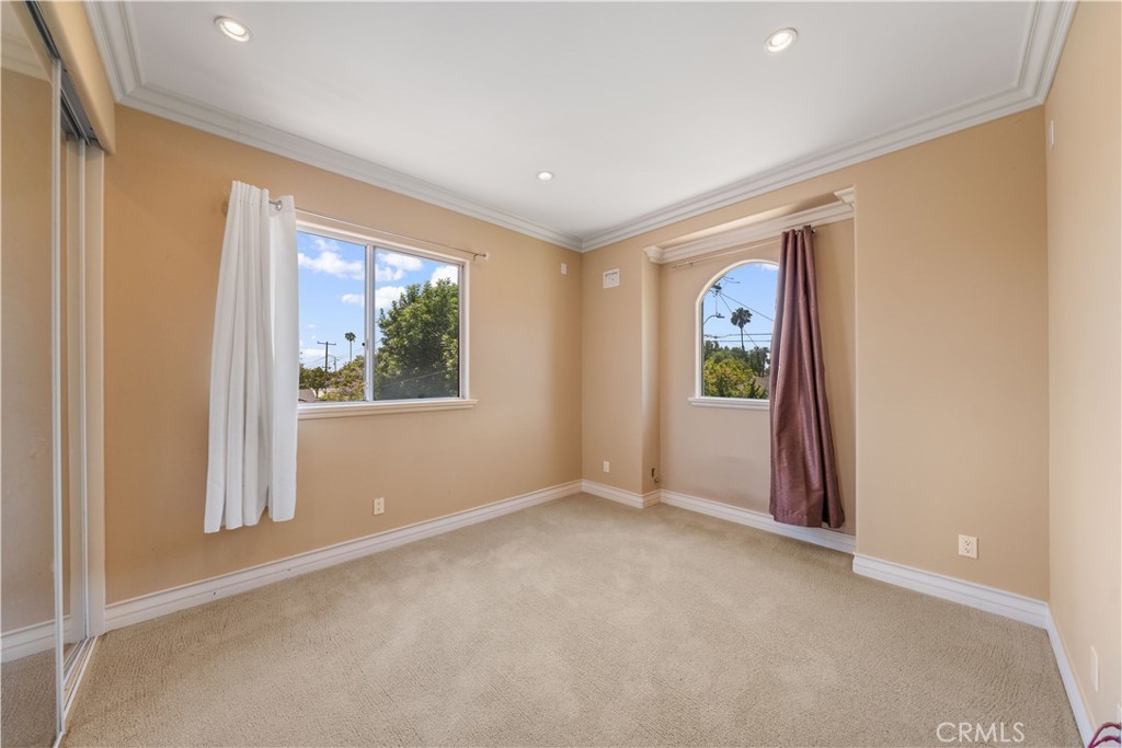 1104 E Camino Real Property Photo 32