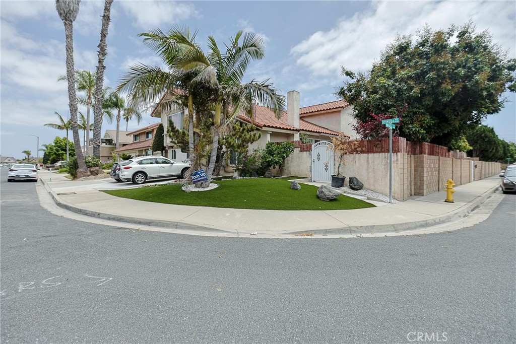 8552 Bermuda Property Photo 1