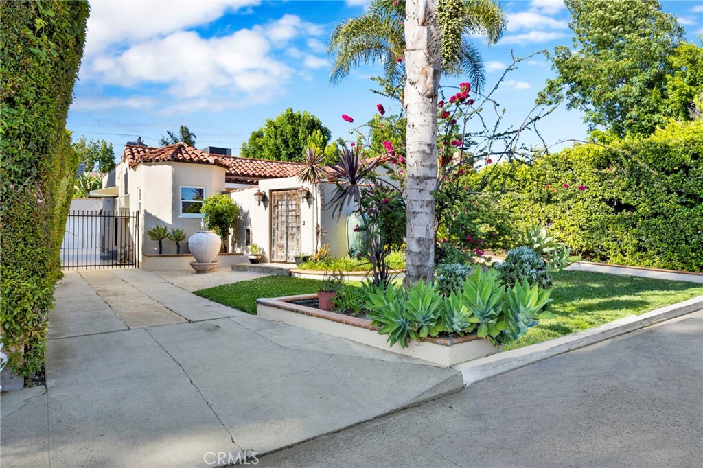 11301 Blix Property Photo 1