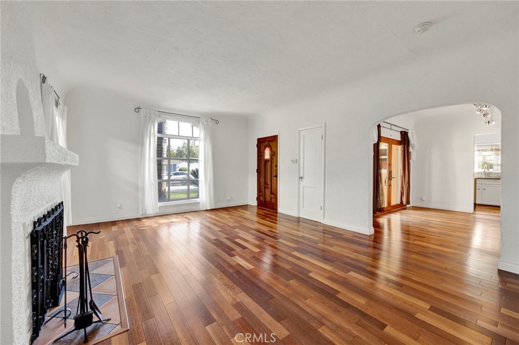 11301 Blix Property Photo 6