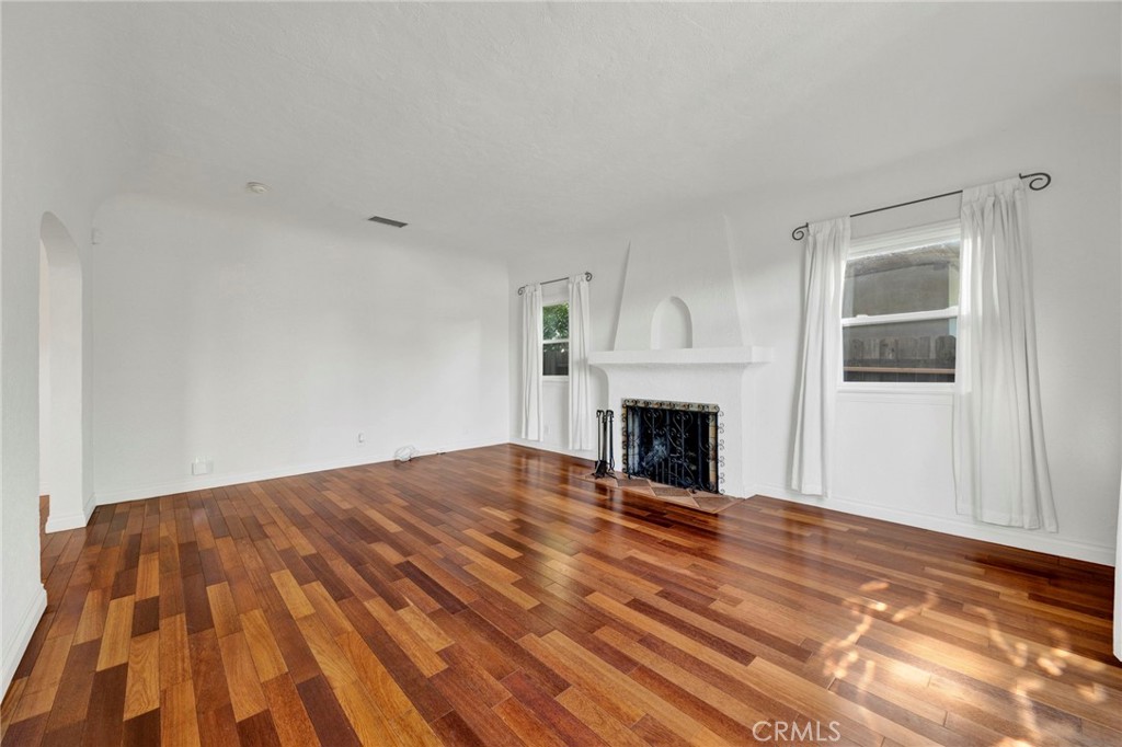 11301 Blix Property Photo 7