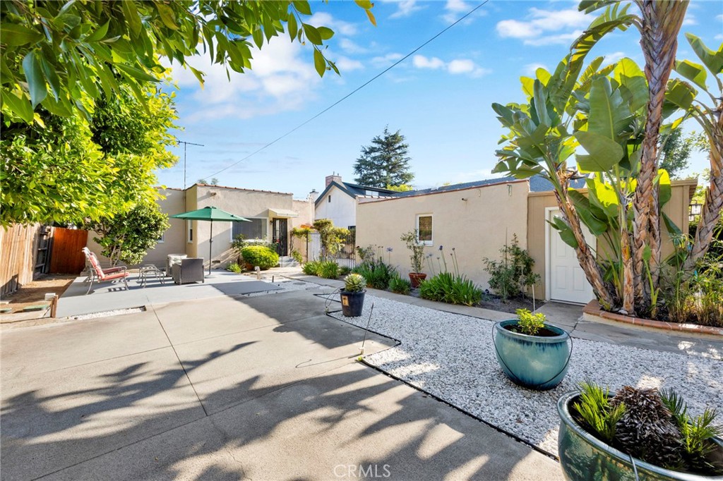 11301 Blix Property Photo 28