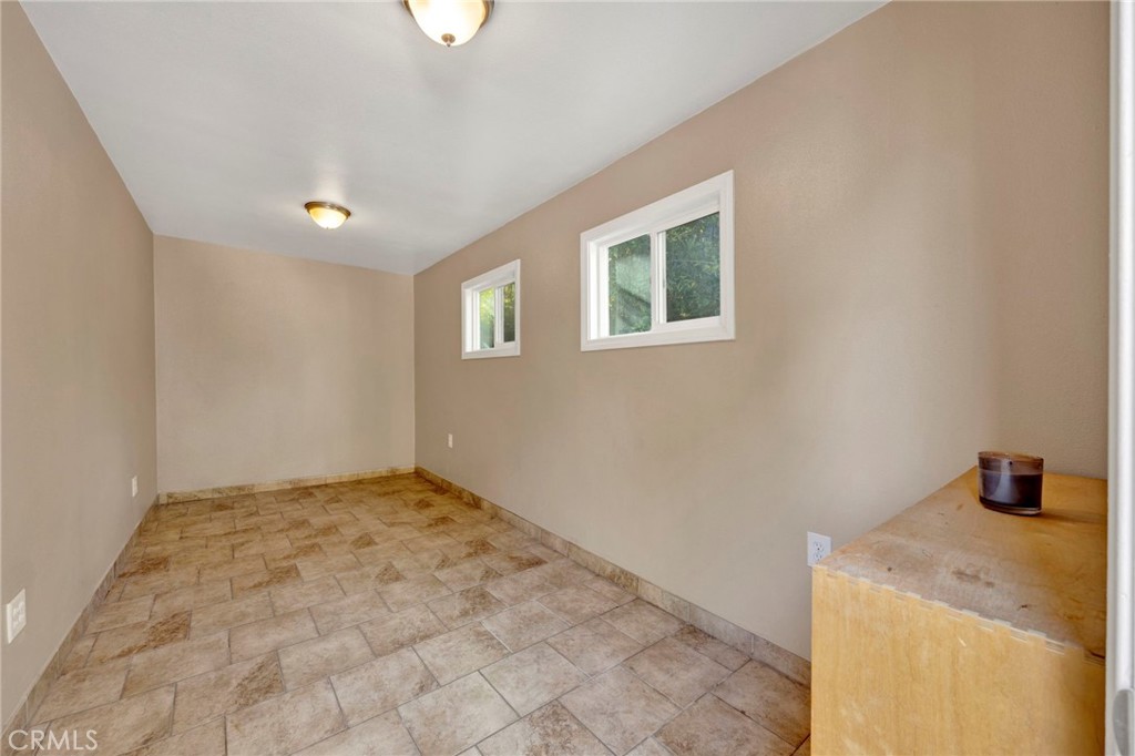 11301 Blix Property Photo 29