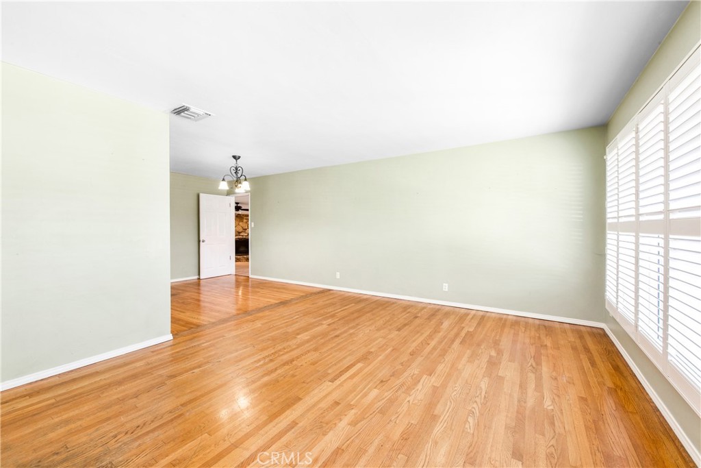 1231 E Mayfair Avenue Property Photo 4