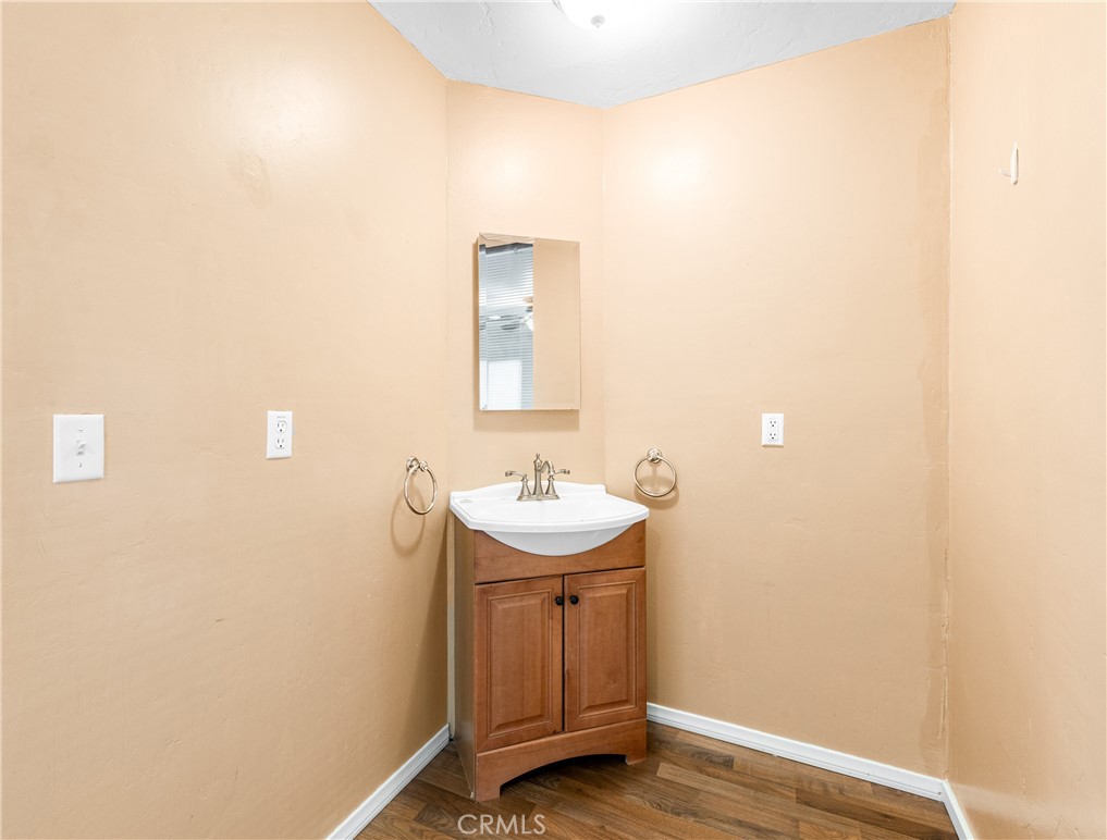 1231 E Mayfair Avenue Property Photo 34