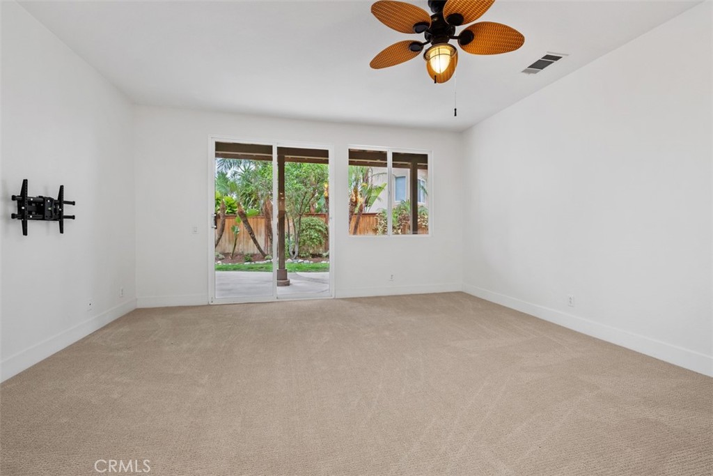 2302 N Chelsey Ct Property Photo 3