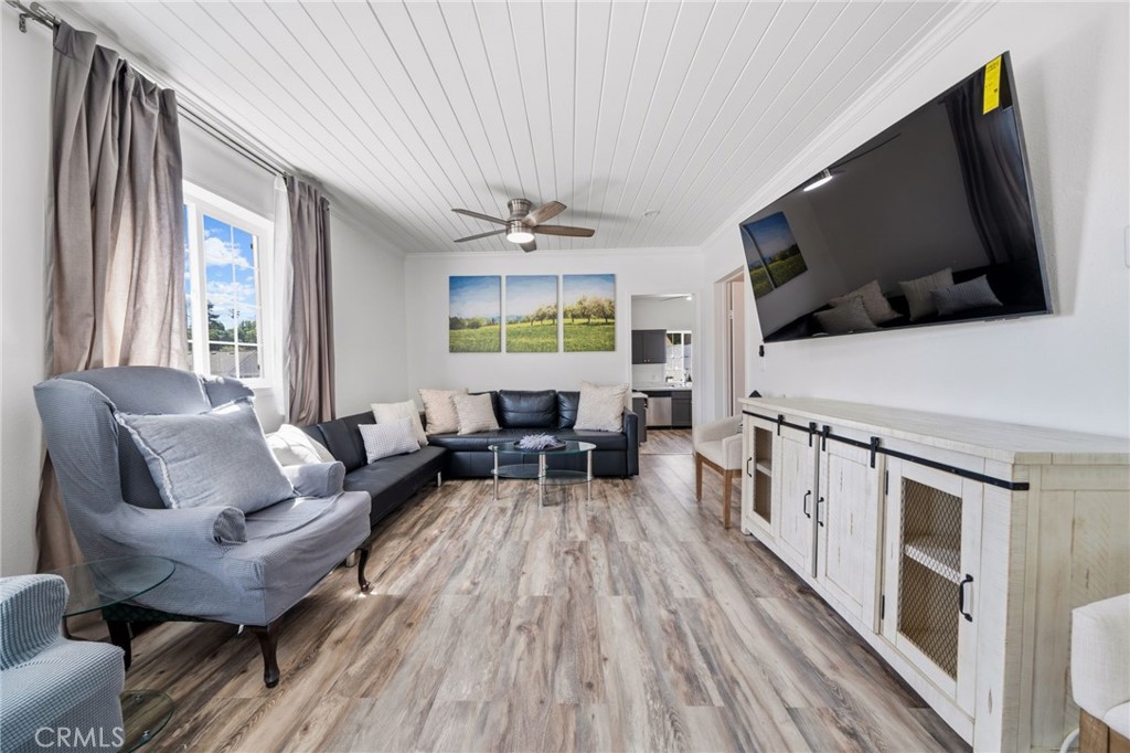 1403 B Property Photo 2