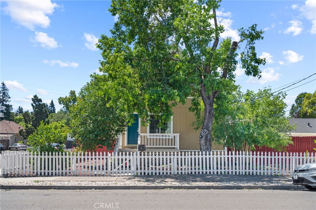 1403 B Property Photo 11