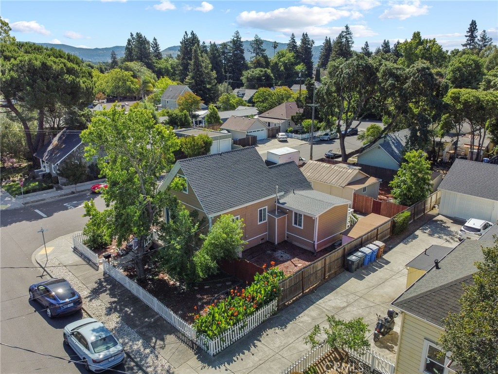 1403 B Property Photo 13