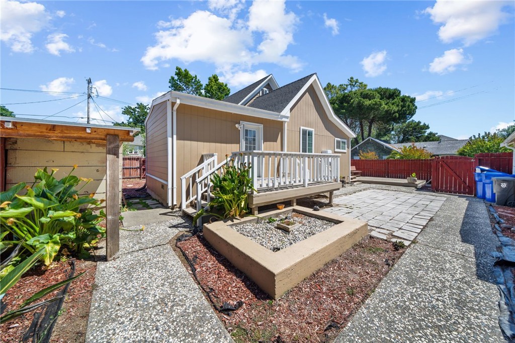1403 B Property Photo 15