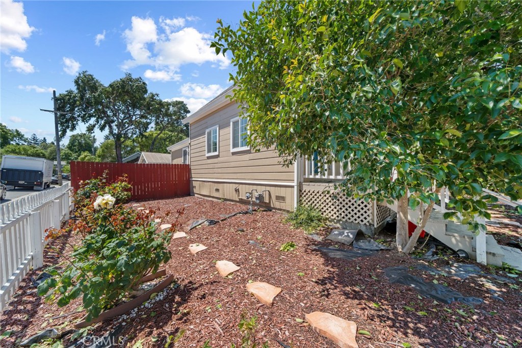1403 B Property Photo 16