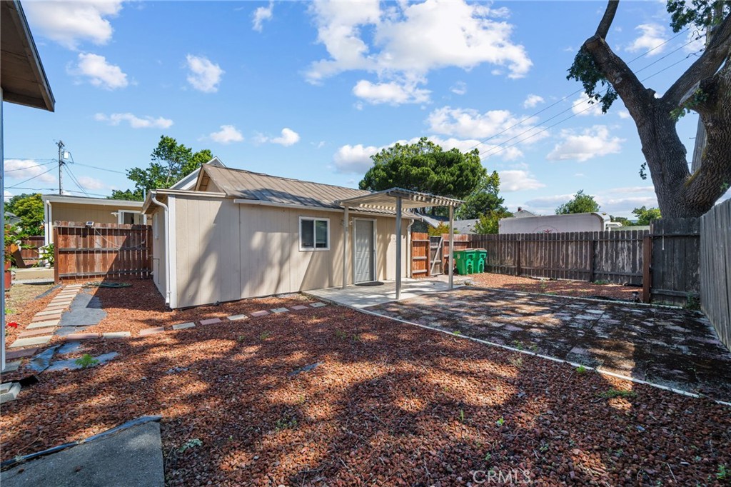 1403 B Property Photo 17