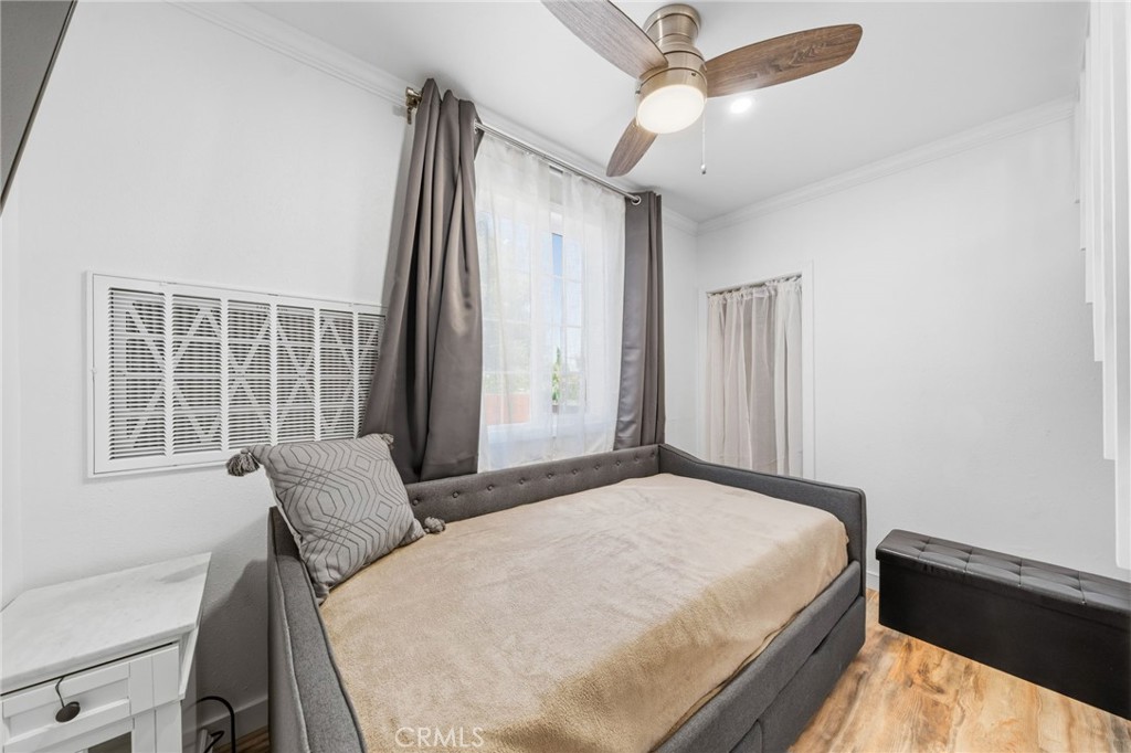 1403 B Property Photo 26
