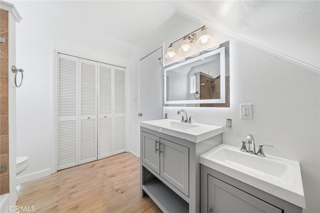 1403 B Property Photo 35