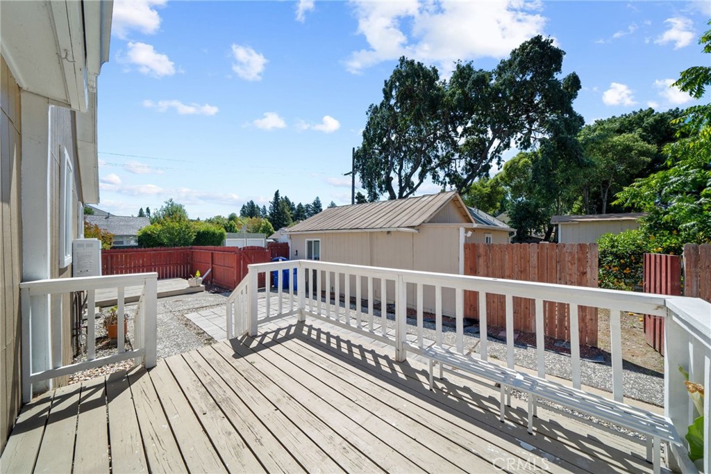 1403 B Property Photo 37