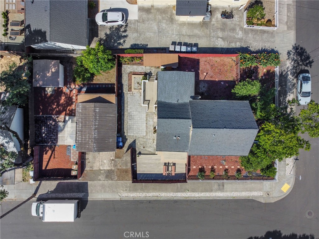 1403 B Property Photo 43
