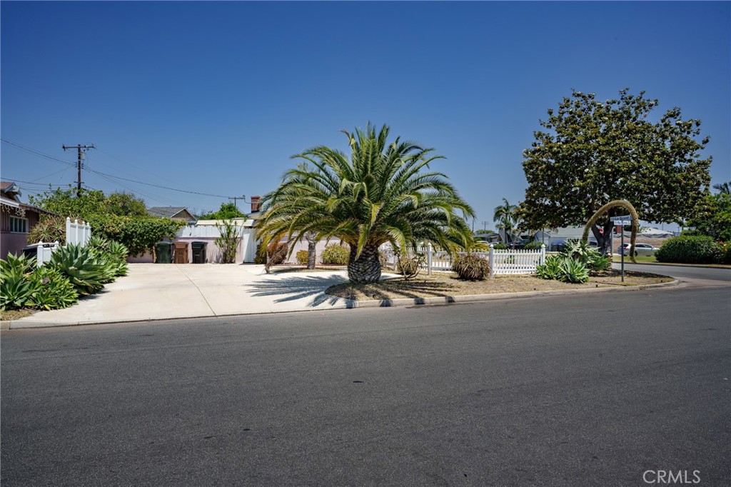 8851 La Grand Avenue Property Photo 4