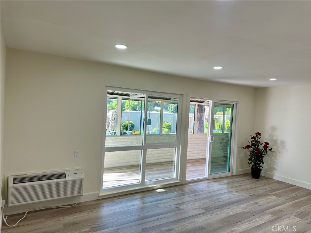 2277 Via Mariposa W B Property Photo 3