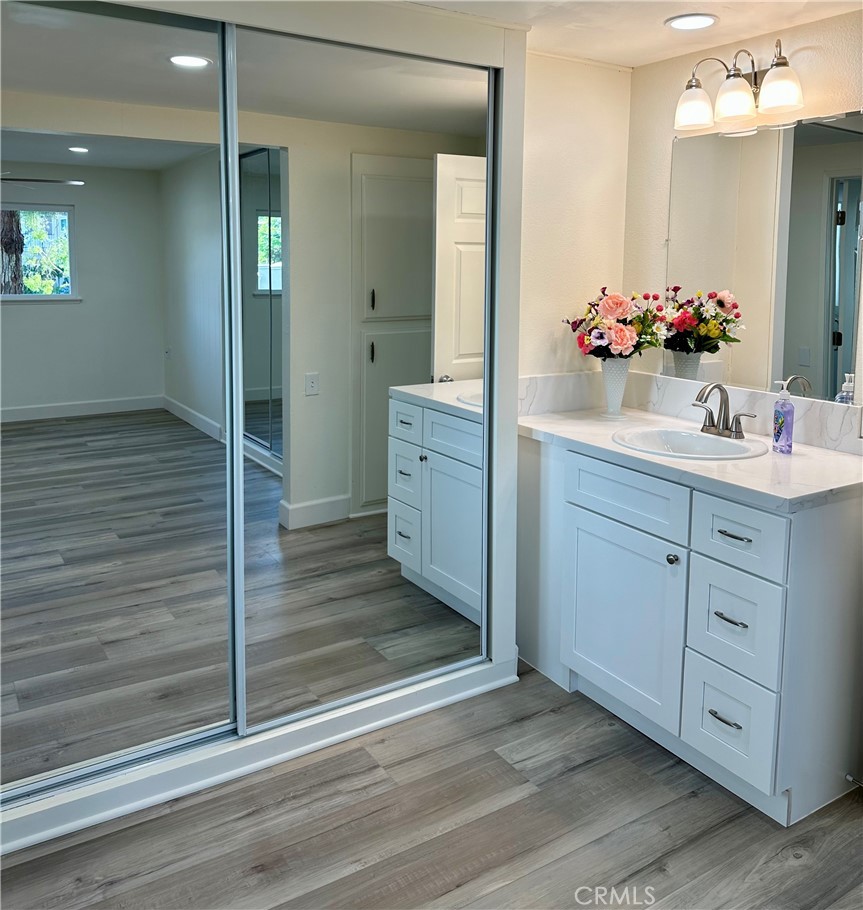 2277 Via Mariposa W B Property Photo 11