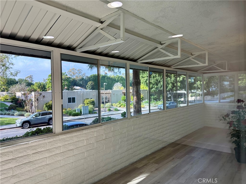 2277 Via Mariposa W B Property Photo 16