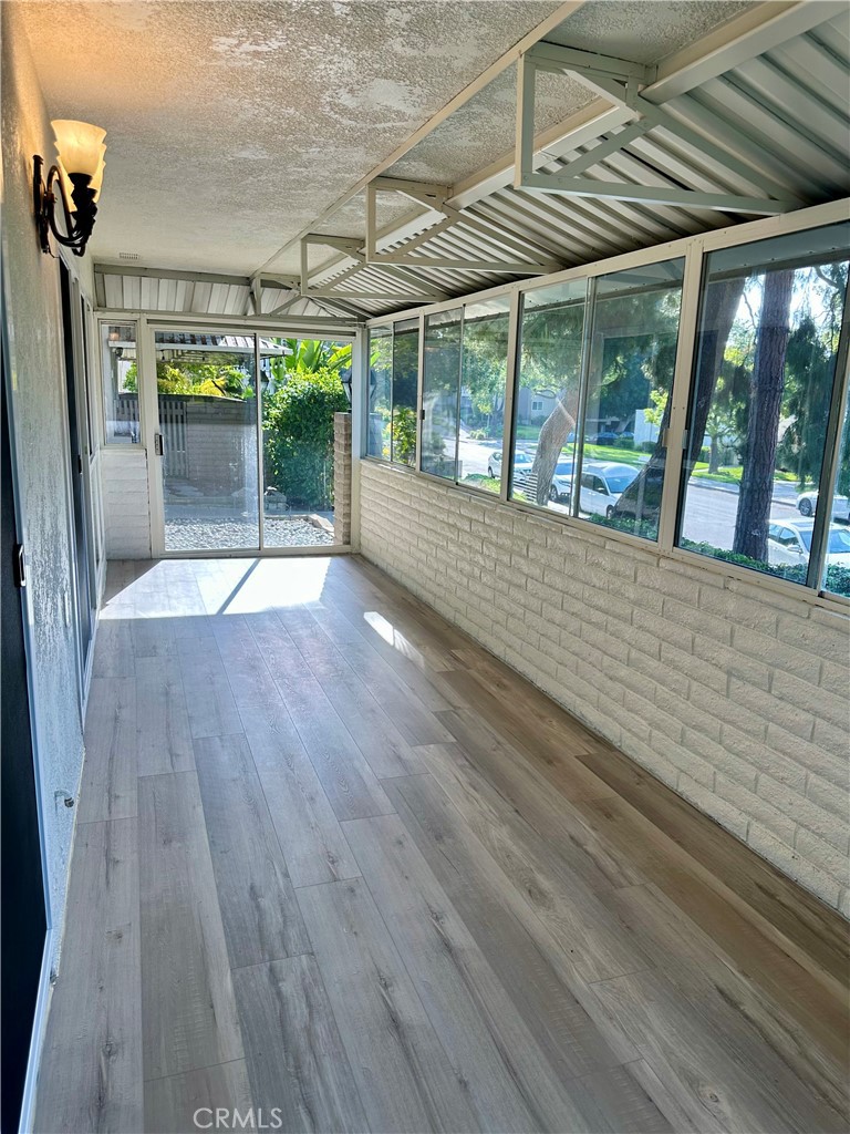 2277 Via Mariposa W B Property Photo 17