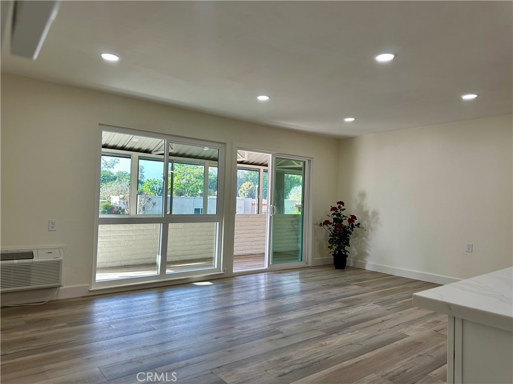 2277 Via Mariposa W B Property Photo 19