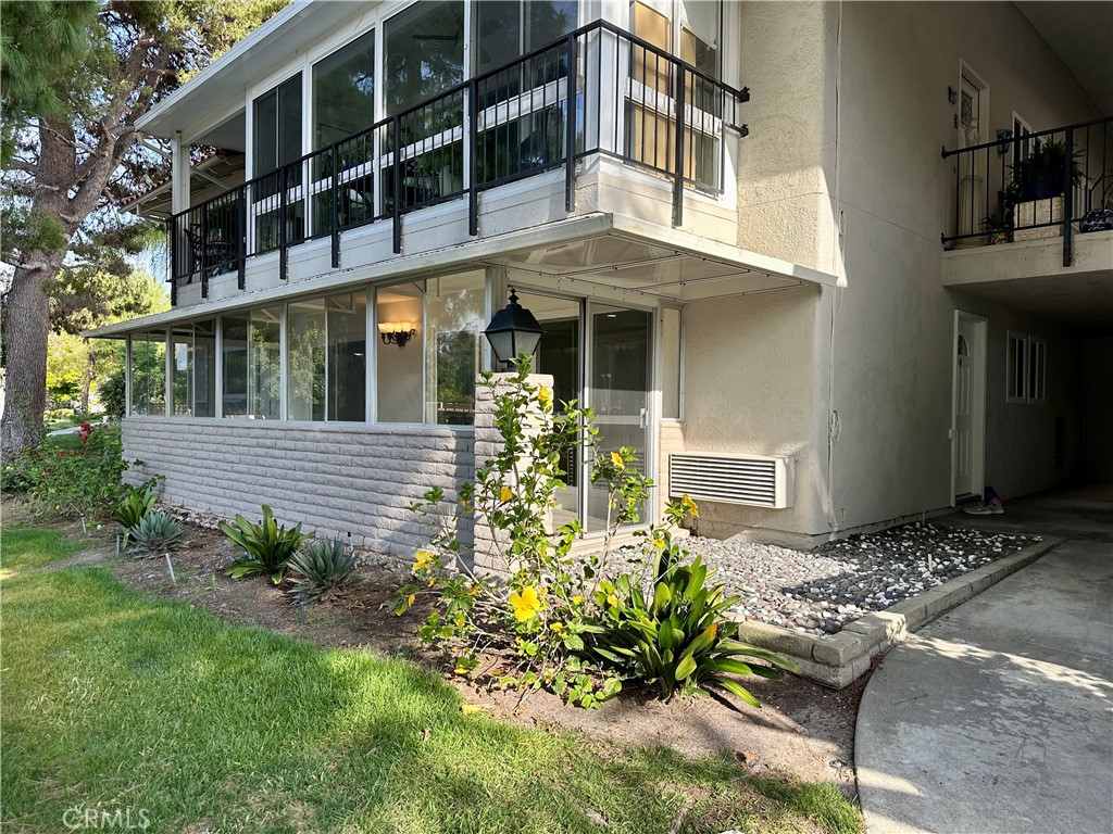 2277 Via Mariposa W B Property Photo 21