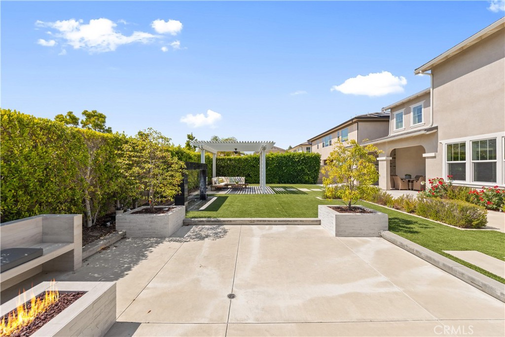 60 Harlow Property Photo 2