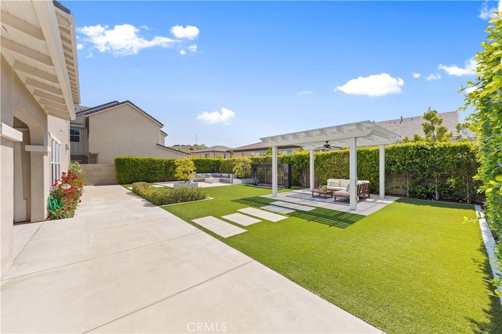 60 Harlow Property Photo 4